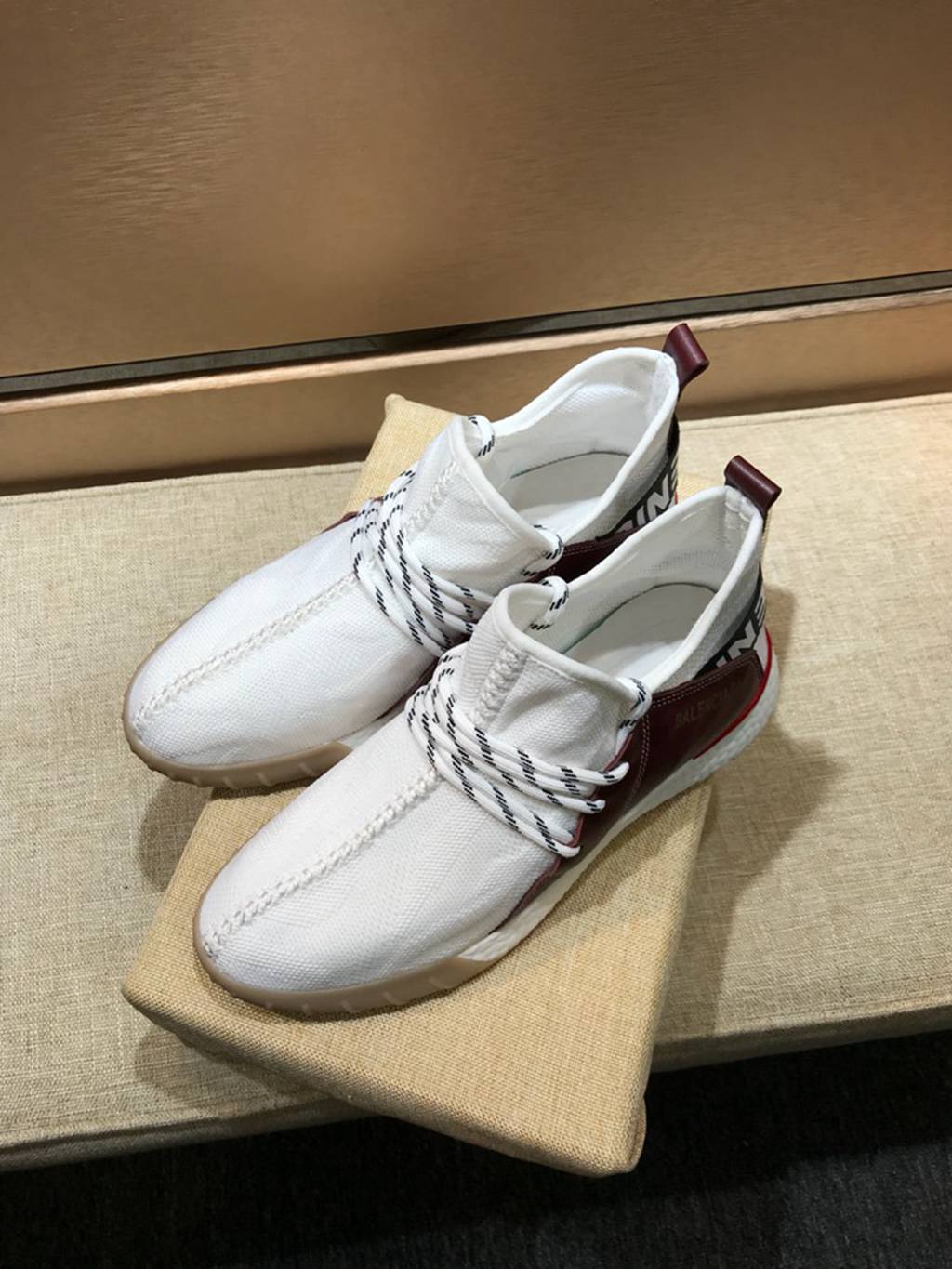 BLG  sneaker